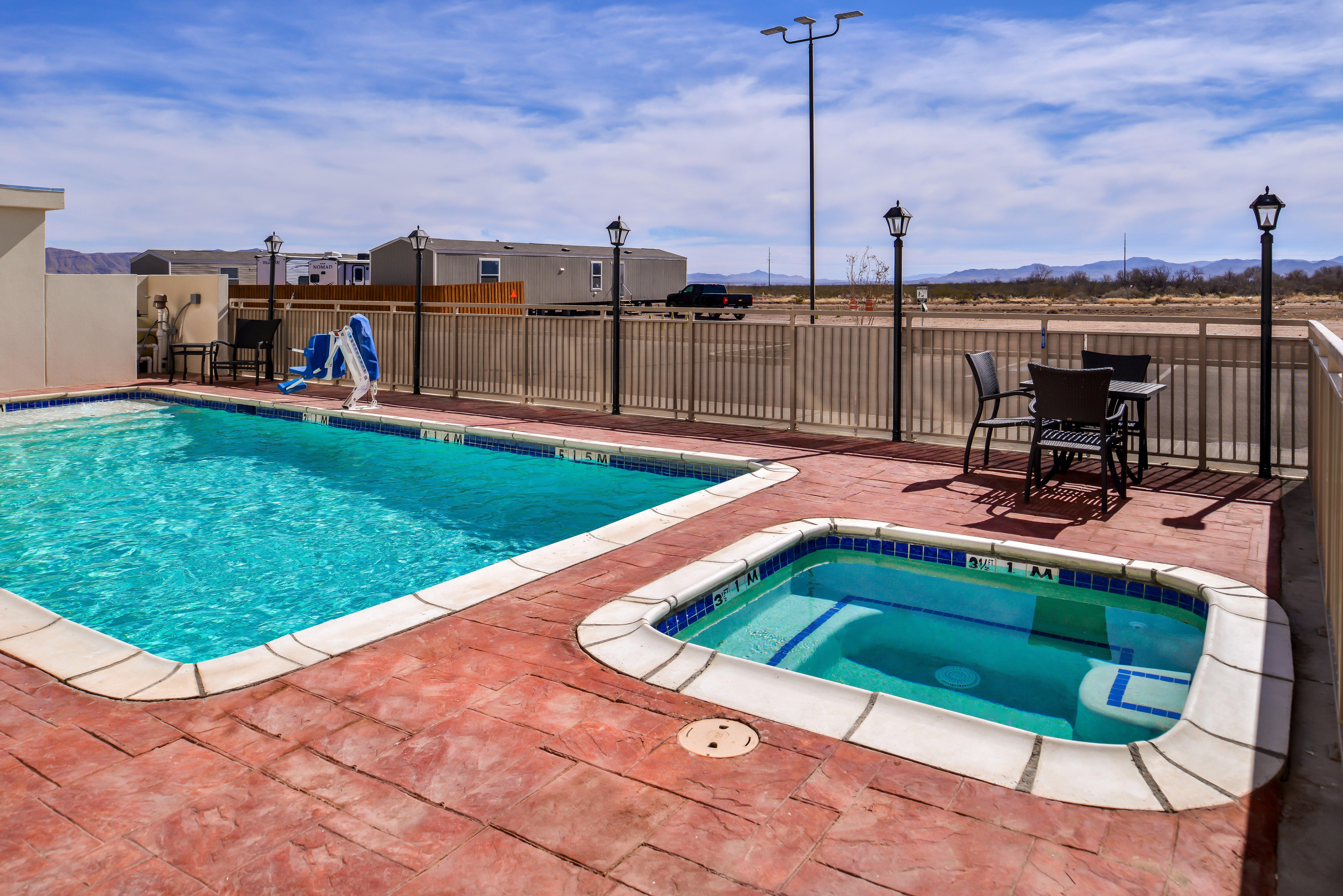 Holiday Inn Express & Suites - Van Horn By Ihg Exterior photo