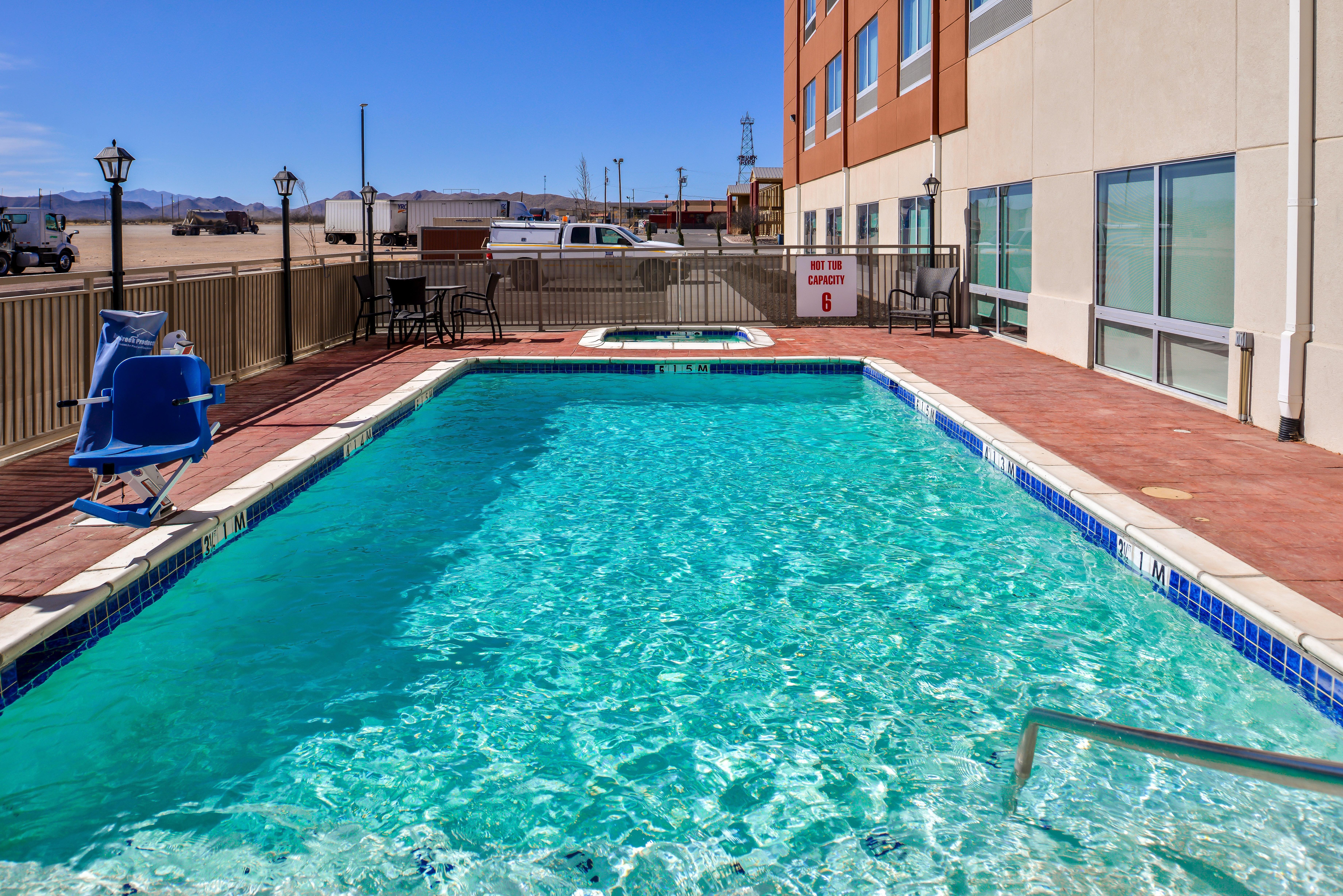 Holiday Inn Express & Suites - Van Horn By Ihg Exterior photo